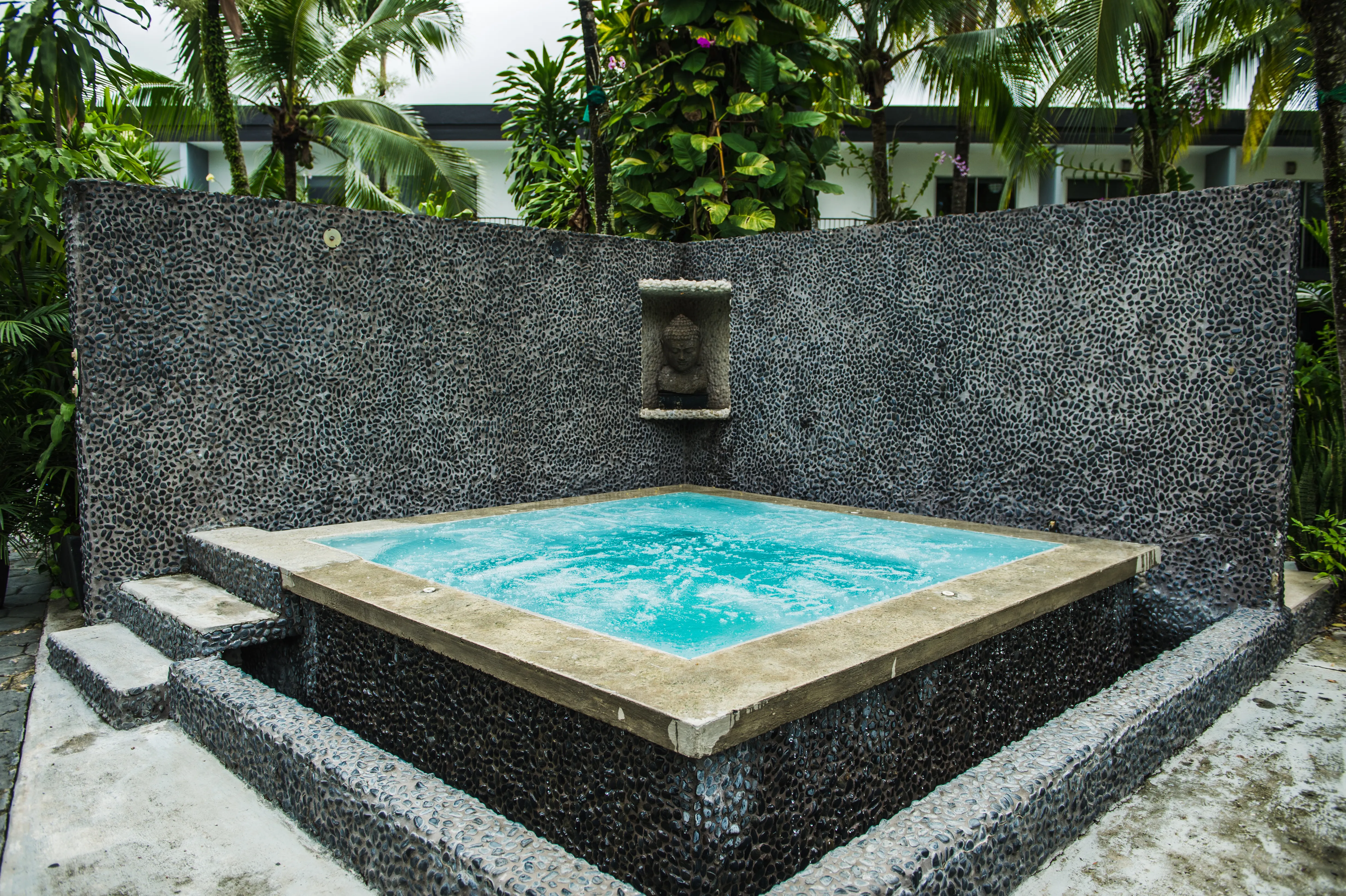 Piscina y Jacuzzi
